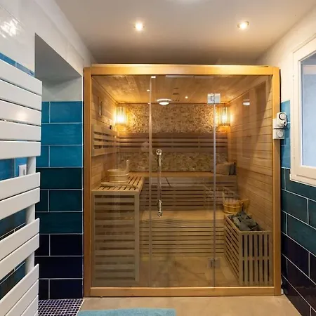 Saint-come, Du Grand Luxe A 1 Min De La Villa
